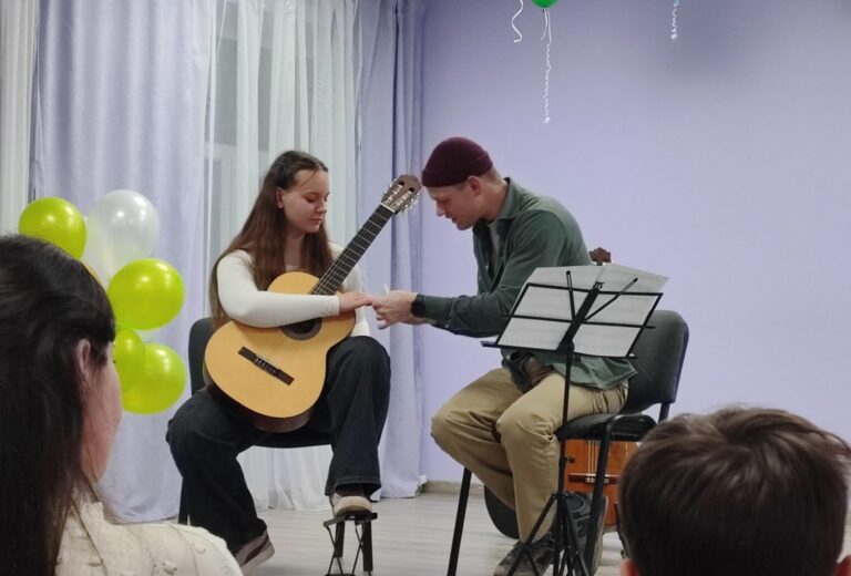 Методичний практикум «Інтегративна техніка гітариста» відбувся у Кам’янському